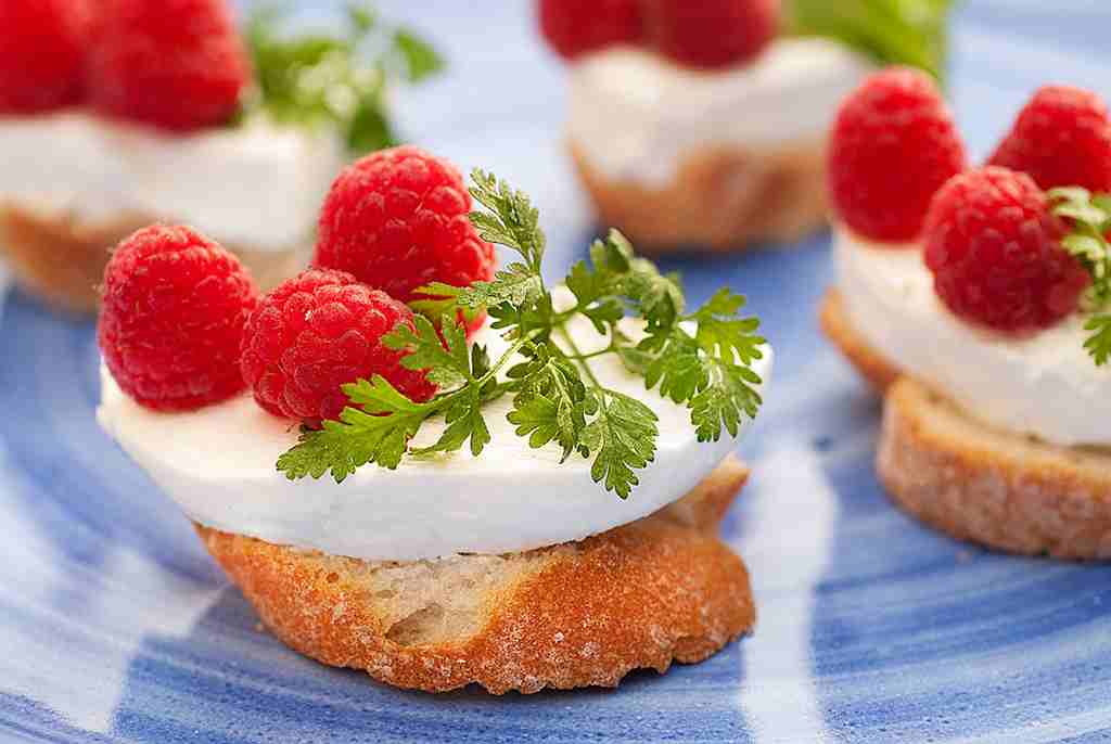 Fingerfood Dessert von Catering Kunz-Mahl Event in Koeln Geburtstag Hochzeit Taufe Kommunion Vernissage Eroeffnung